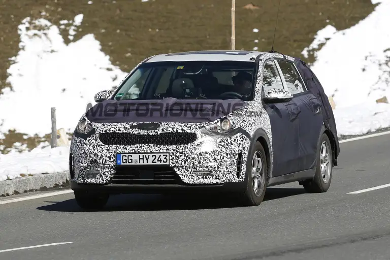 Kia Niro - Foto spia 02-10-2015 - 2