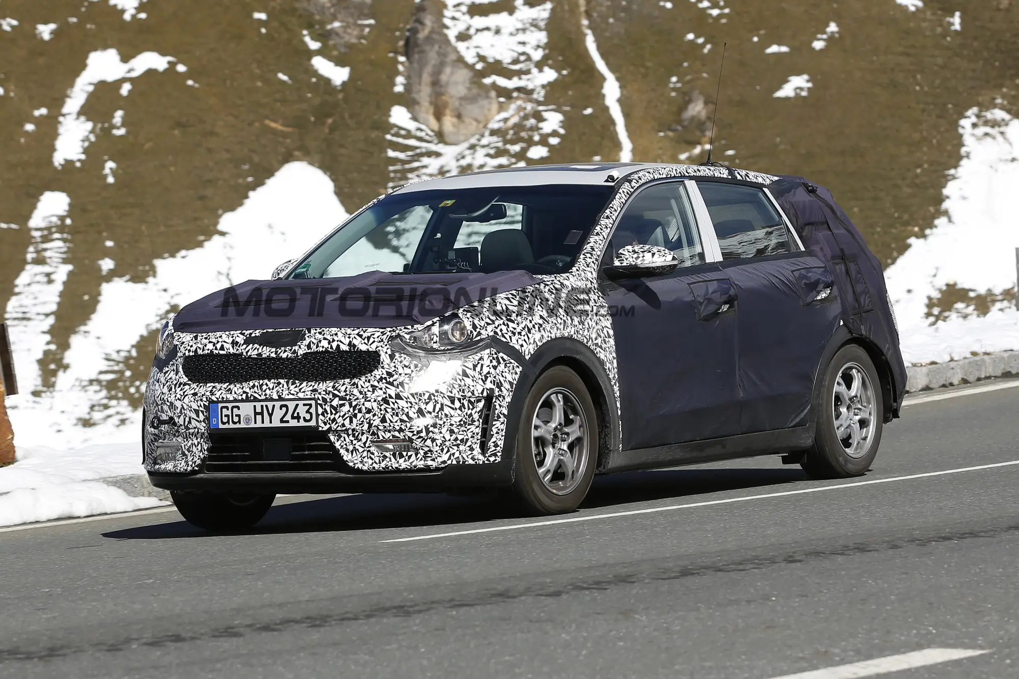 Kia Niro - Foto spia 02-10-2015 - 3