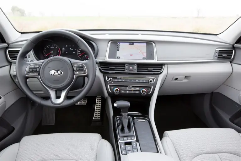 Kia Optima Sportswagon - 12