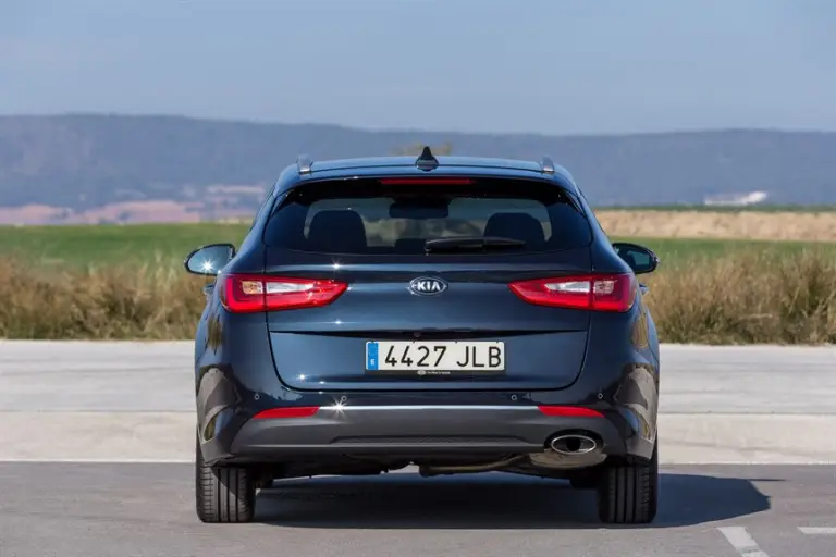 Kia Optima Sportswagon - 3