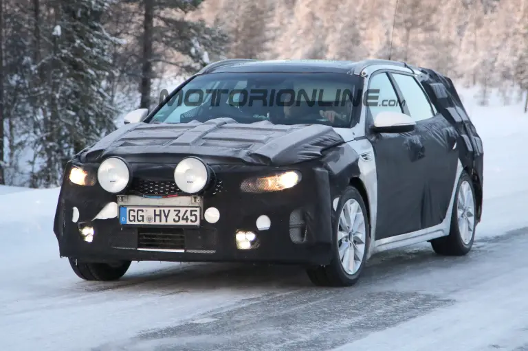Kia Optima Sportwagon - Foto spia 21-01-2016 - 1