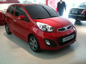 Kia Picanto 2011 (2)