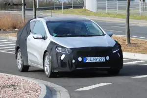 Kia Pro Ceed 2016 - Foto spia 13-02-2015 - 1