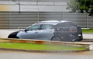 Kia ProCeed 2022 - Foto spia 03-06-2021