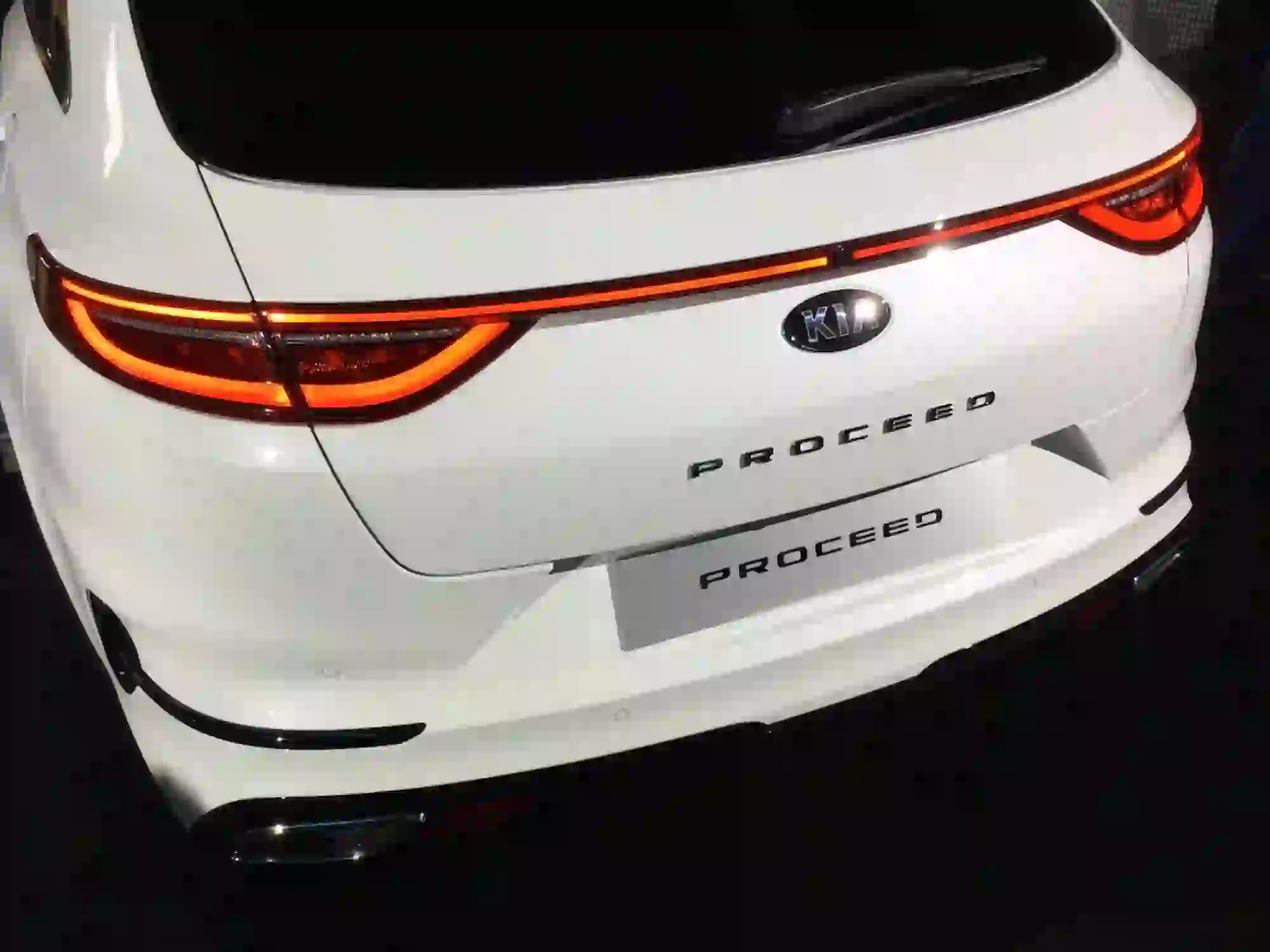 KIA Proceed MY 2019 - 11