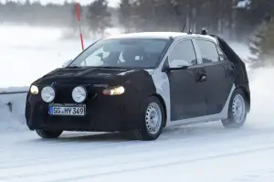 KIA Rio - foto spia (gennaio 2016) - 3