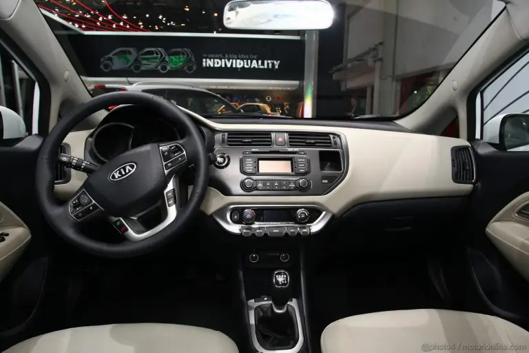 Kia Rio Ginevra 2011 - 8