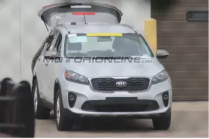 Kia Sorento Diesel foto spia 16 luglio 2018