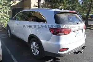 Kia Sorento Diesel foto spia 16 luglio 2018 - 6