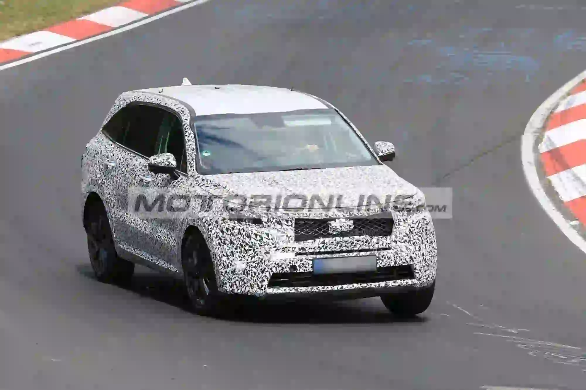 Kia Sorento - Foto spia 5-7-2019 - 2