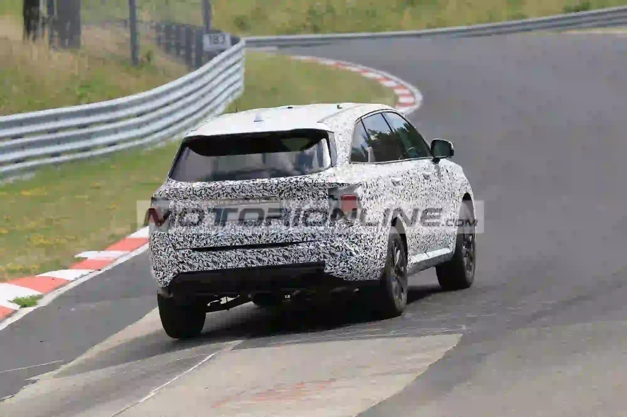 Kia Sorento - Foto spia 5-7-2019 - 8