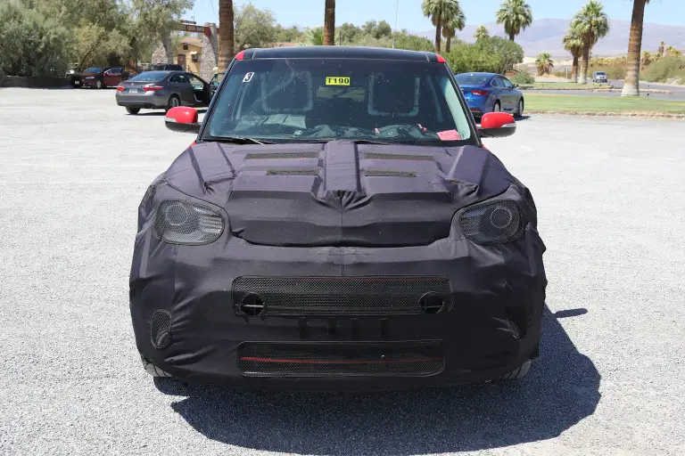 Kia Soul MY 2017 foto spia 14 luglio 2017 - 3