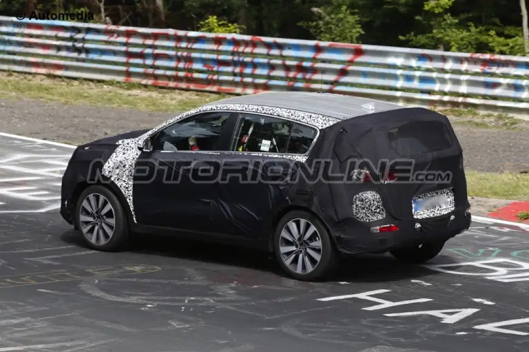 Kia Sportage MY 2016 - Foto spia 18-06-2015  - 5