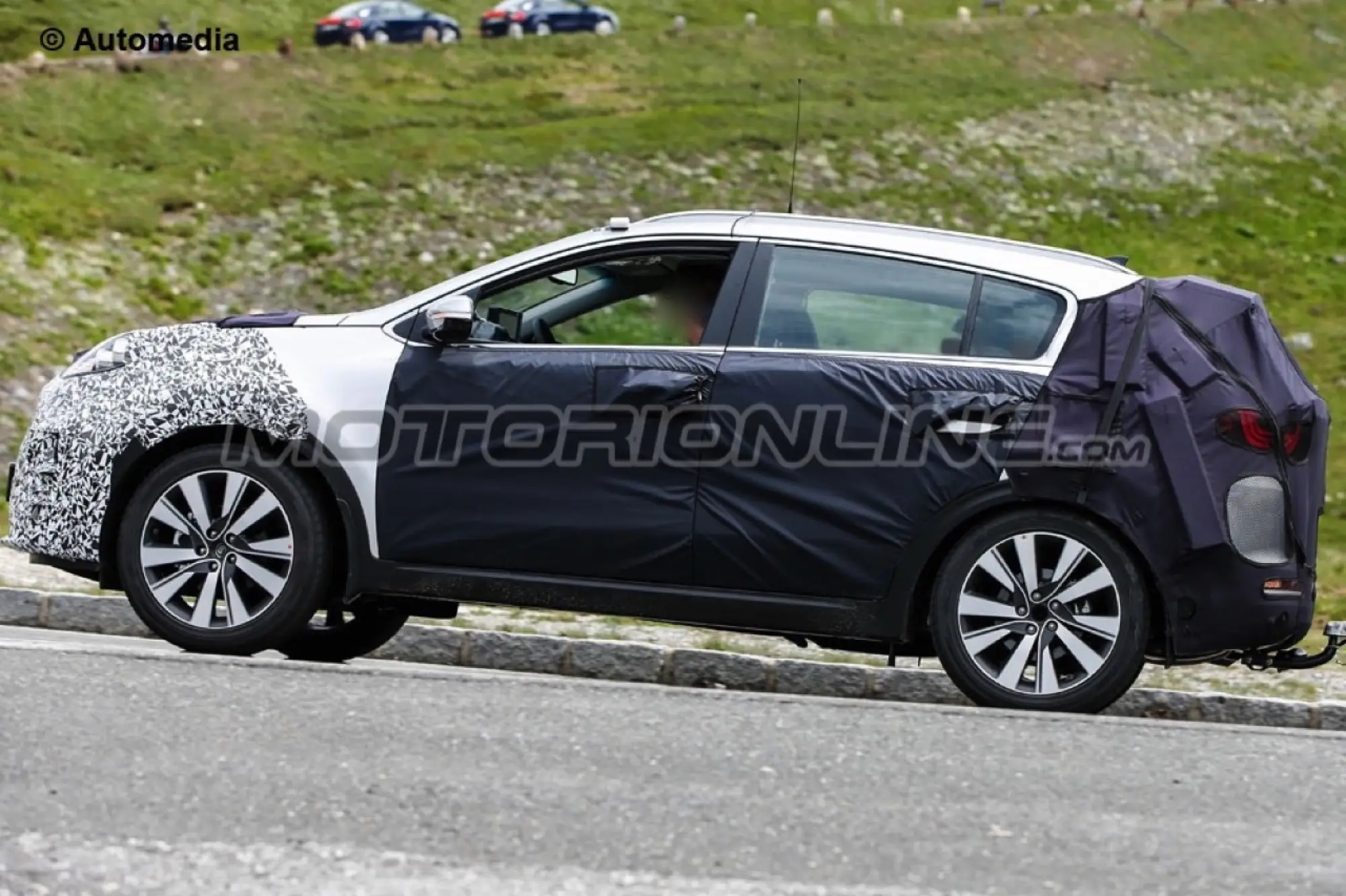Kia Sportage MY 2016 - Foto spia 30-06-2015 - 4