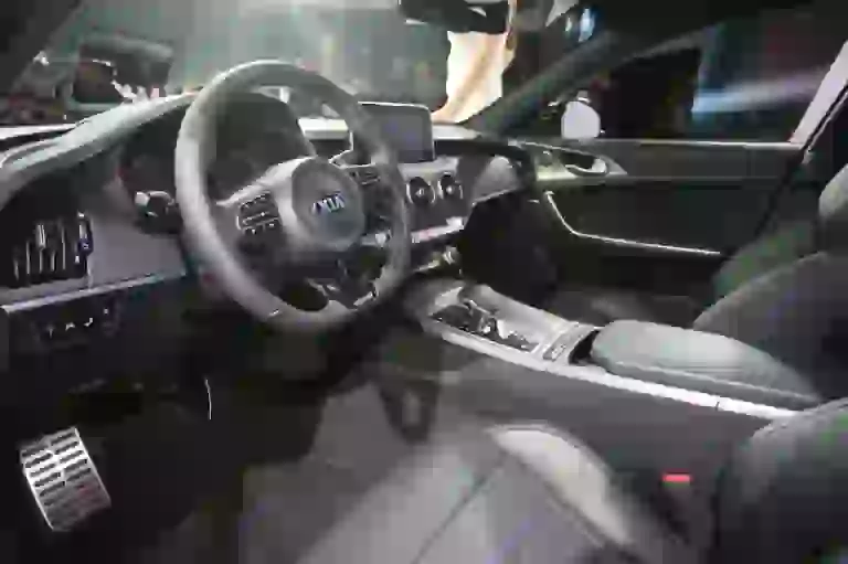 KIA Stinger - Salone di Ginevra 2017 - 2