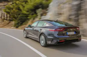 Kia Stinger - Test drive versione GT Line Diesel