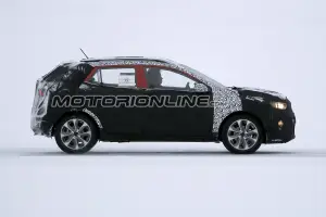 Kia Stonic foto spia 15 Marzo 2017