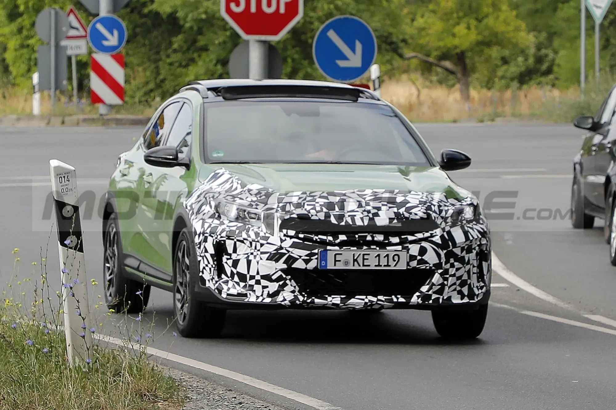 Kia XCeed restyling - Foto Spia 15-07-2022 - 8