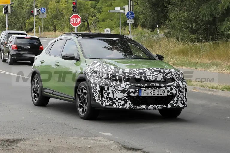 Kia XCeed restyling - Foto Spia 15-07-2022 - 7