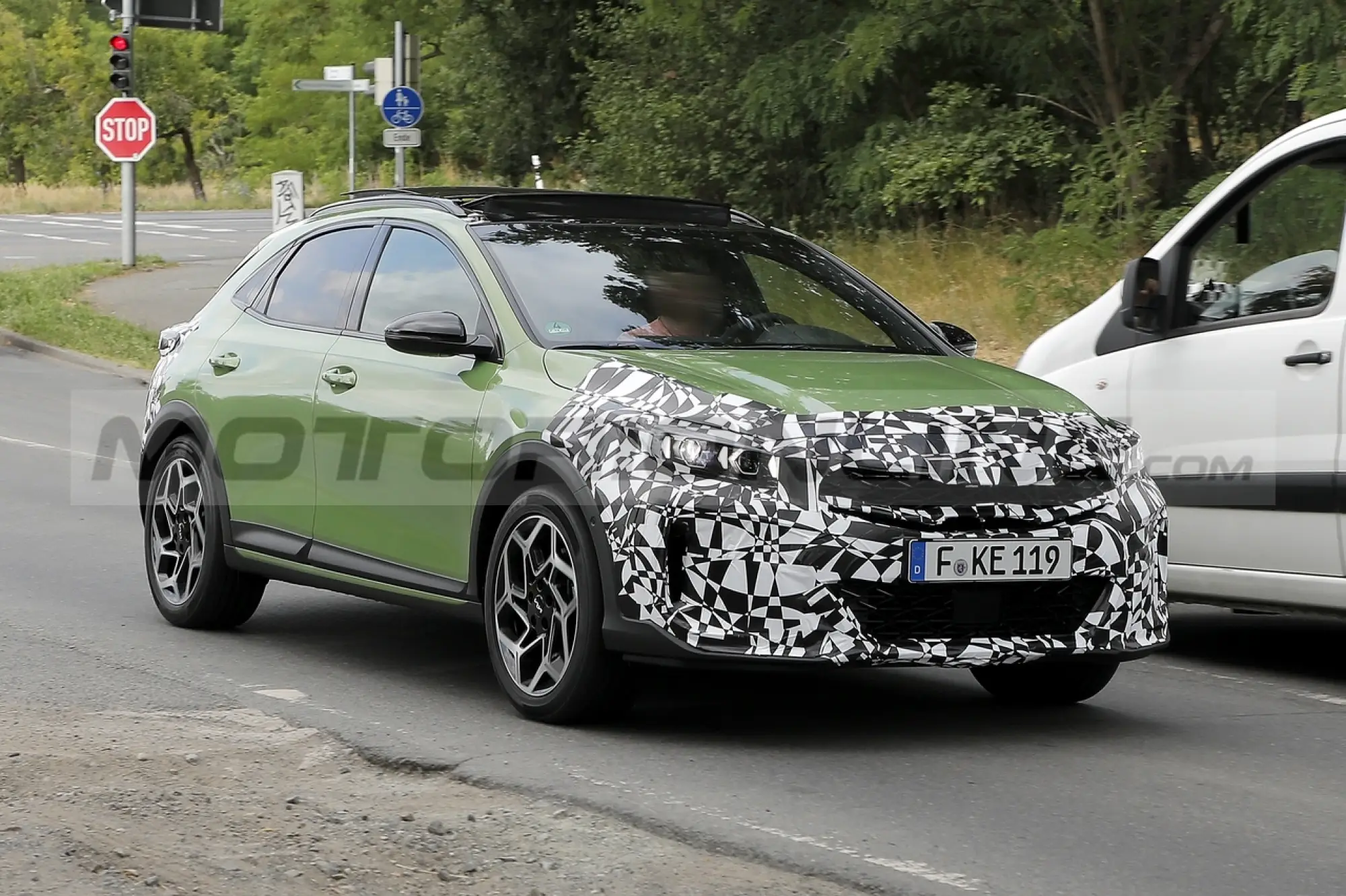 Kia XCeed restyling - Foto Spia 15-07-2022 - 9
