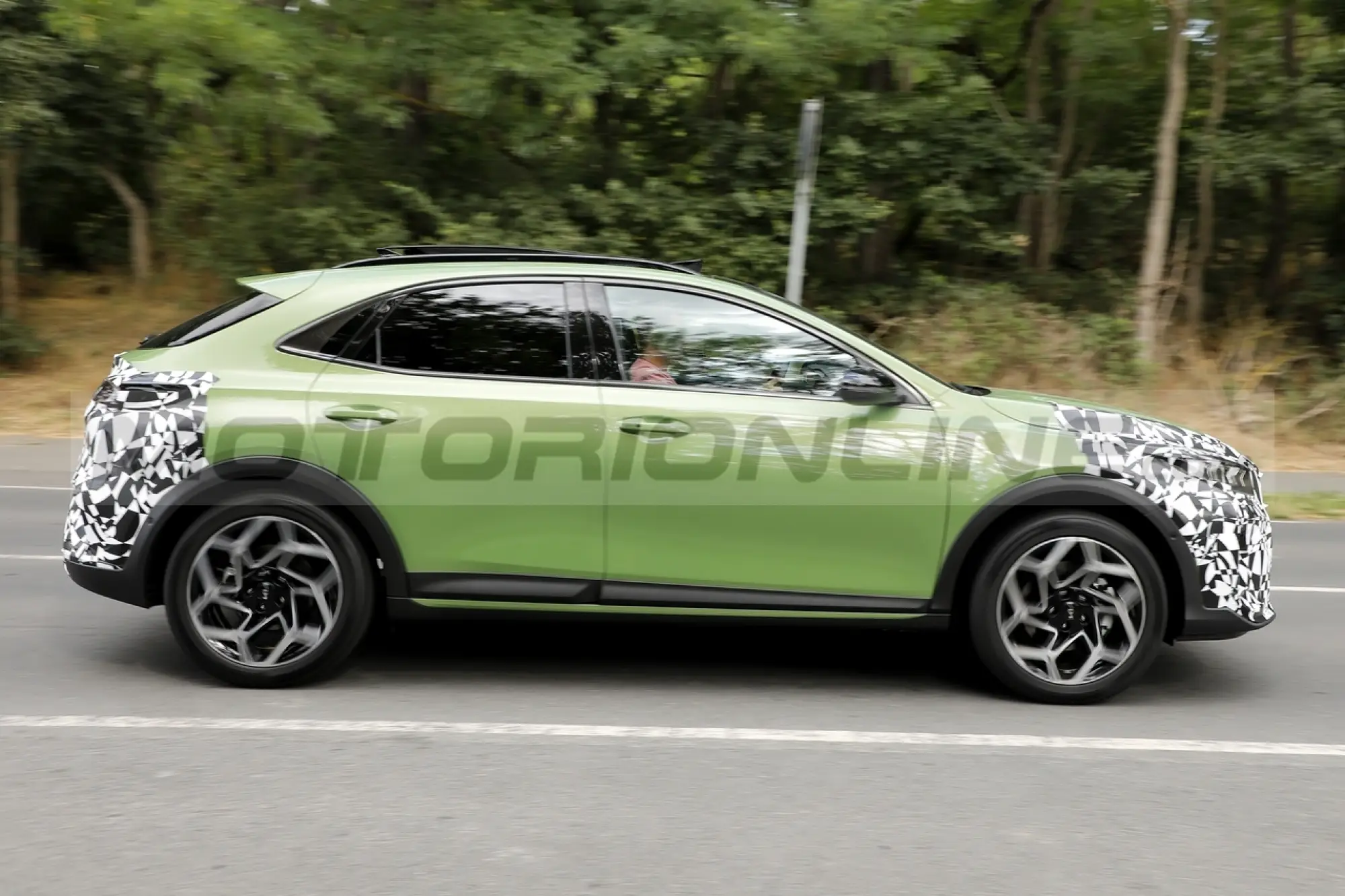 Kia XCeed restyling - Foto Spia 15-07-2022 - 6
