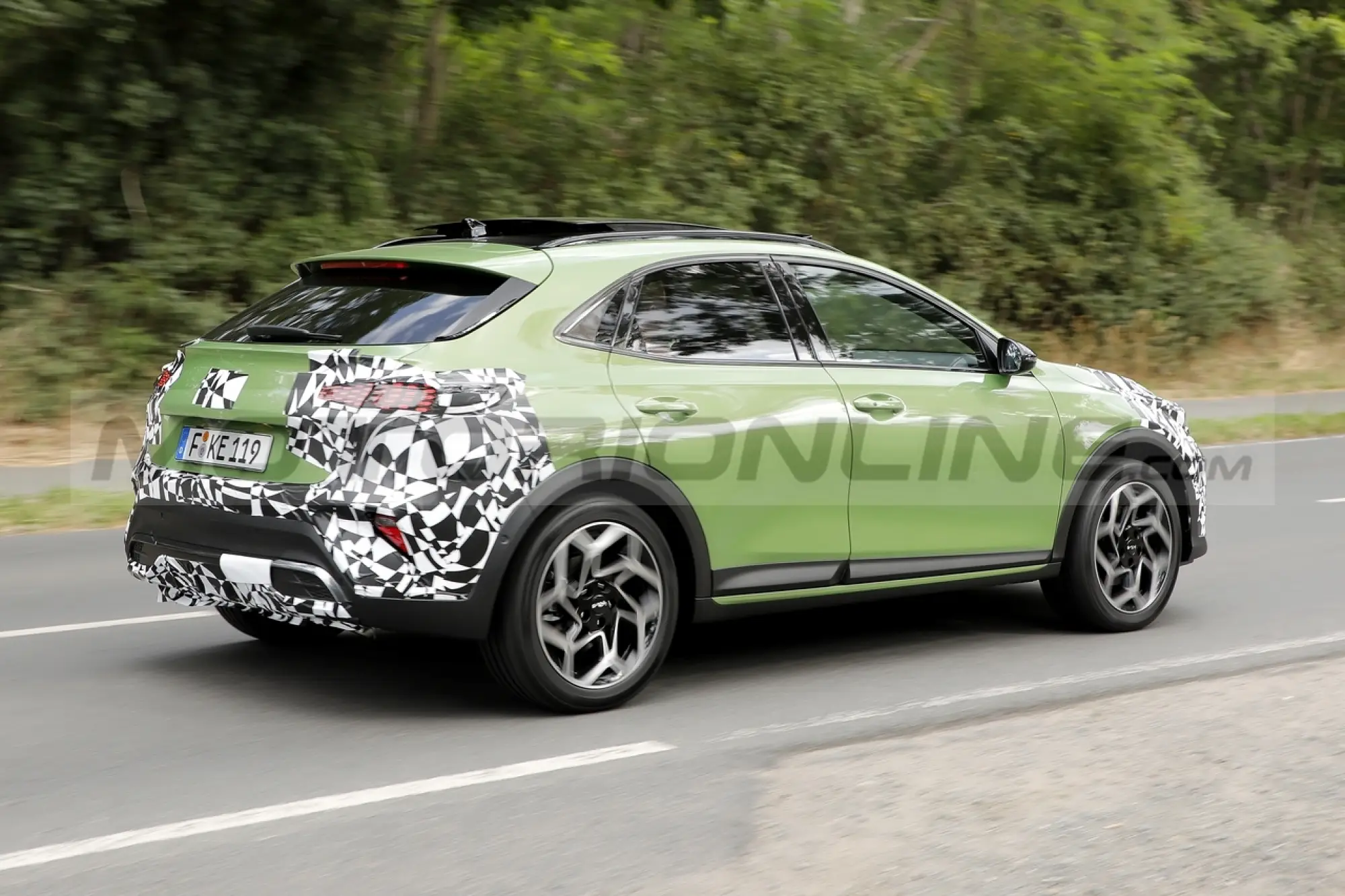 Kia XCeed restyling - Foto Spia 15-07-2022 - 2