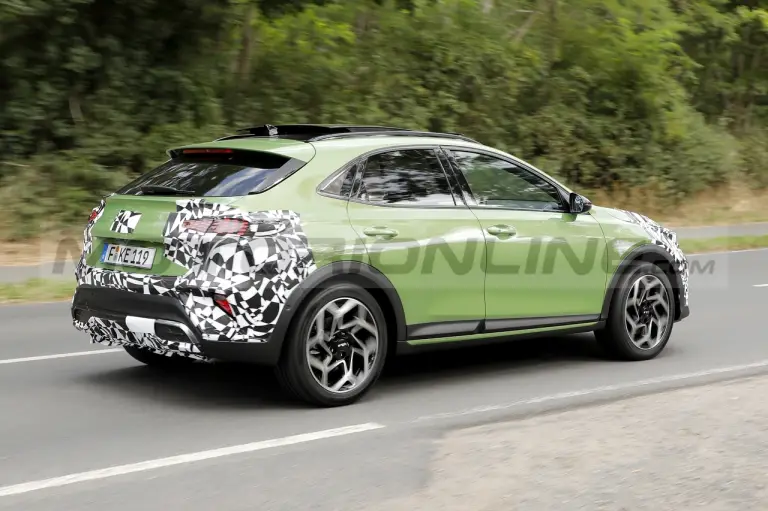 Kia XCeed restyling - Foto Spia 15-07-2022 - 2