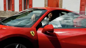 Kobe Bryant in visita alla Ferrari