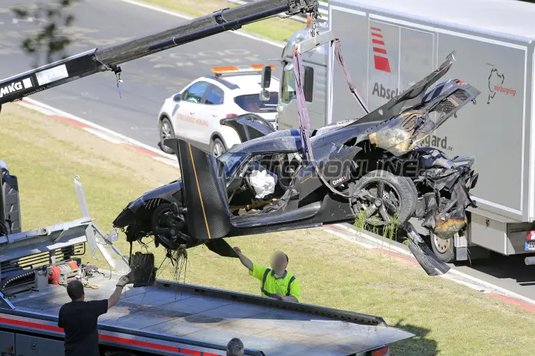 Koenigsegg One:1 - incidente al Nordschleife - 10