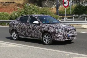 Lada Vesta e XRAY - Foto spia 03-07-2015