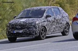 Lada Vesta e XRAY - Foto spia 03-07-2015