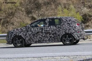 Lada Vesta e XRAY - Foto spia 03-07-2015