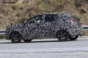 Lada Vesta e XRAY - Foto spia 03-07-2015