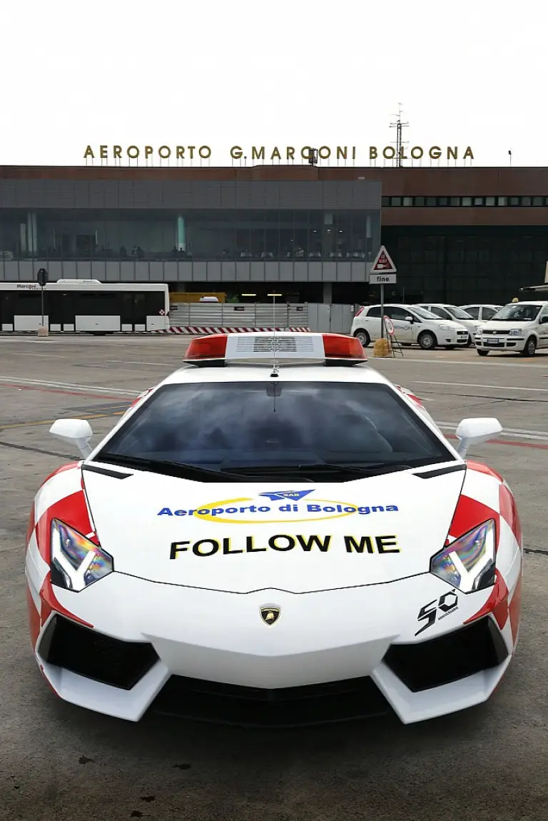 Lamborghini Aventador - Aeroporto di Bologna - 2