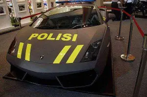 Lamborghini Aventador e Gallardo - Polizia Indonesia 