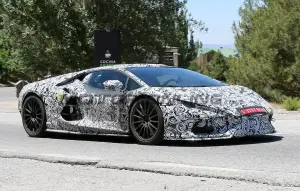 Lamborghini Aventador erede - Foto spia 07-07-2022