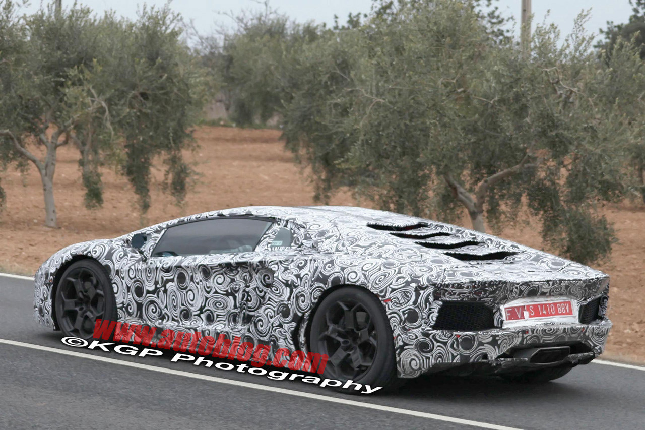Lamborghini Aventador foto spia