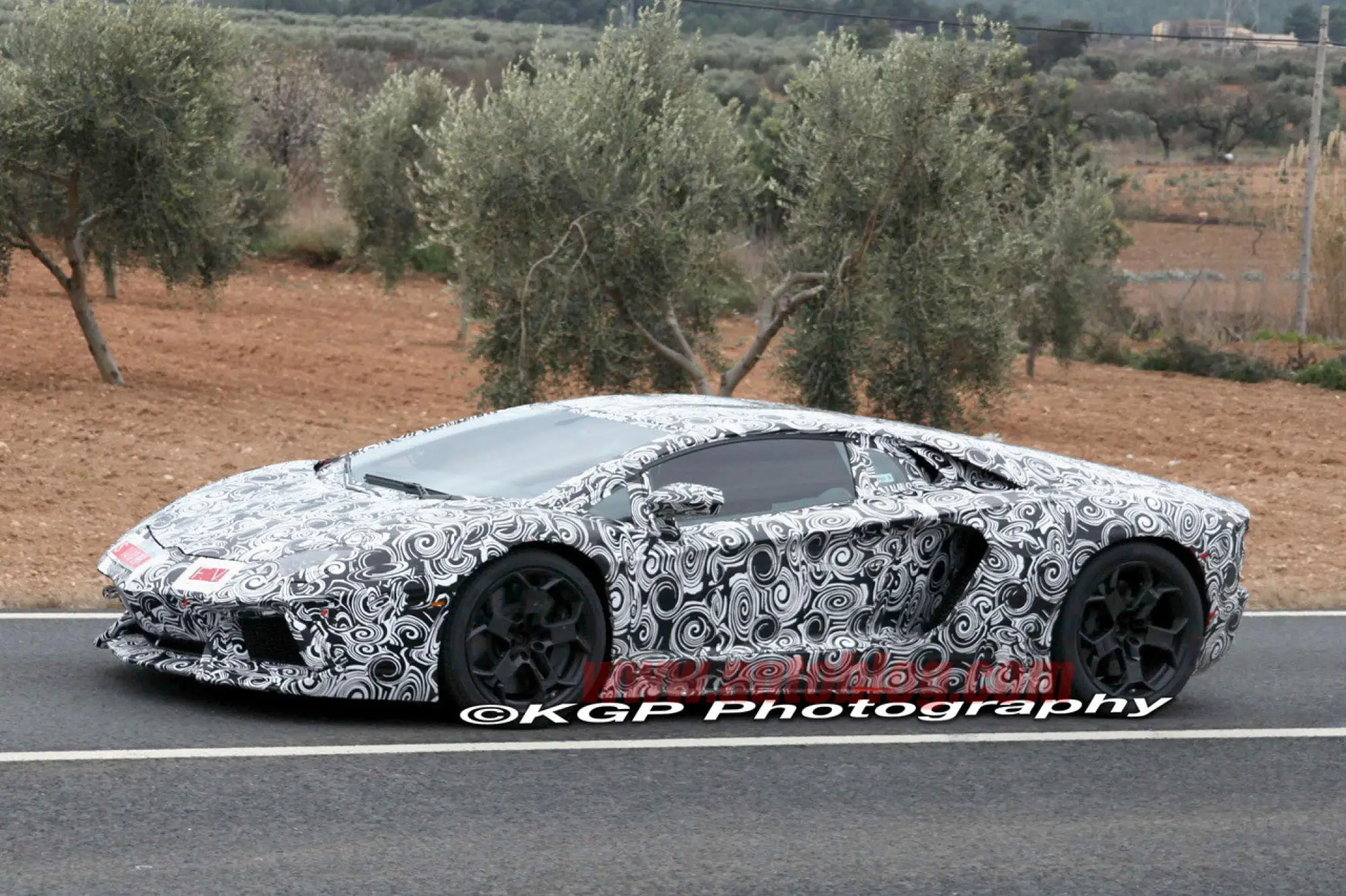 Lamborghini Aventador foto spia - 5