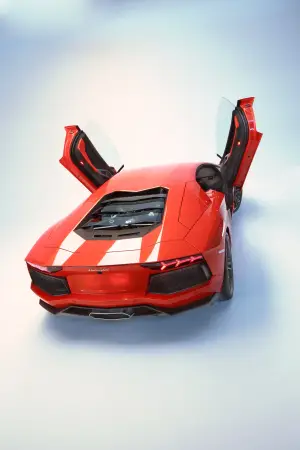 Lamborghini Aventador LP 700-4 foto ufficiali da Ginevra 2011