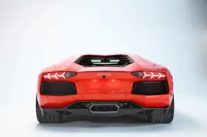 Lamborghini Aventador LP 700-4 foto ufficiali da Ginevra 2011