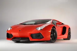 Lamborghini Aventador LP 700-4 foto ufficiali da Ginevra 2011