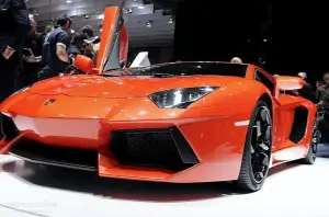 Lamborghini Aventador LP 700-4 foto ufficiali da Ginevra 2011