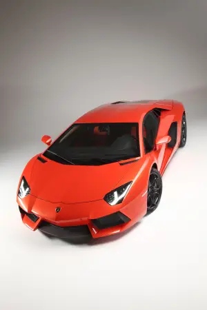 Lamborghini Aventador LP 700-4 foto ufficiali da Ginevra 2011