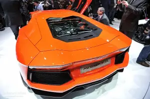 Lamborghini Aventador LP 700-4 foto ufficiali da Ginevra 2011