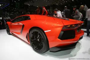 Lamborghini Aventador LP 700-4 foto ufficiali da Ginevra 2011