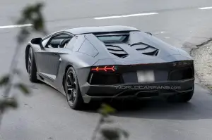 Lamborghini Aventador LP700-4 nuove foto spia - 1