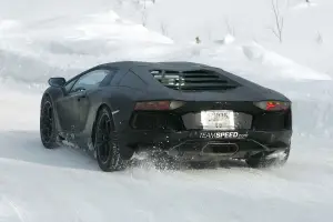 Lamborghini Aventador LP700-4 Roadster - Foto spia 28-02-2012 - 21