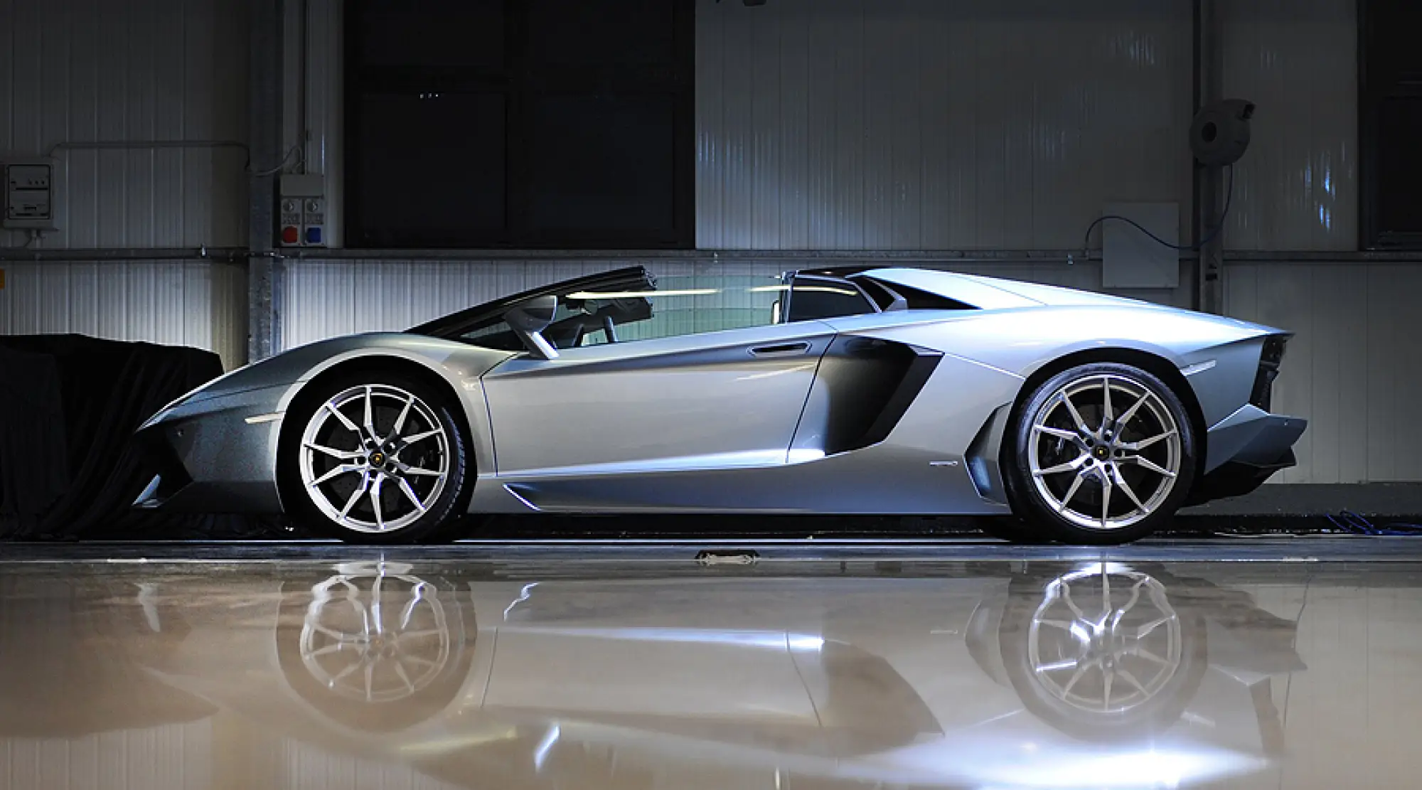 Lamborghini Aventador LP700-4 Roadster ufficiale - 2