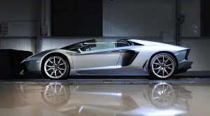 Lamborghini Aventador LP700-4 Roadster ufficiale - 2