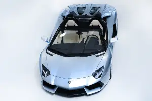 Lamborghini Aventador LP700-4 Roadster ufficiale - 3
